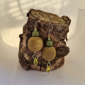 Horgolt zöld gyöngyös bohó fülbevaló - ékszer - fülbevaló - lógó fülbevaló - Meska.hu