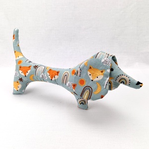 Tacskó - mintás egyedi tervezésű kézműves játék - textiljáték - tacsi kutya - gyerek játék - játék & sport - plüssállat & játékfigura - kutya - Meska.hu