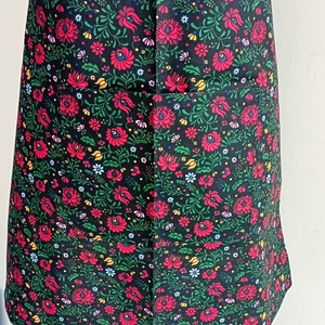 Egyedi női kötény - Fekete matyó mints - otthon & életmód - konyhafelszerelés, tálalás - konyhai textil - kötény - Meska.hu