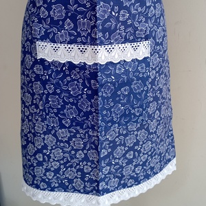 Egyedi női kötény - Kékfestő jellegü tulip�n mint�s kötény - otthon & életmód - konyhafelszerelés, tálalás - konyhai textil - kötény - Meska.hu