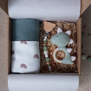 Olive Green Dino Rainbow Box - Baba ajándékdoboz / Babaváró ajándék / Babalátogató ajándék, Baba - mama, Babalátogató ajándékcsomag, , MESKA