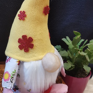 Varrott tavaszi manó - otthon & életmód - dekoráció - asztal és polc dekoráció - asztaldísz - Meska.hu