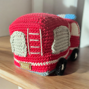 Horgolt Tűzoltóautó amigurumi (Messza) - játék & sport - plüssállat & játékfigura - plüss autó & motor - Meska.hu