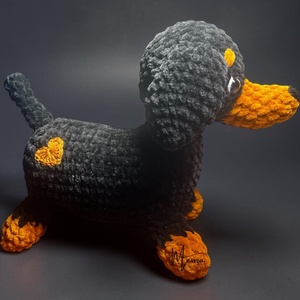 Horgolt plüss tacskó amigurumi (Messza) - Meska.hu