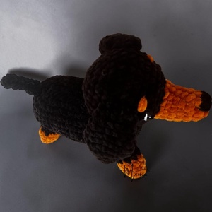 Horgolt plüss tacskó amigurumi (Messza) - játék & sport - plüssállat & játékfigura - kutya - Meska.hu