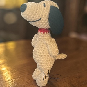 Horgolt Snoopy kutya amigurumi (Messza) - játék & sport - plüssállat & játékfigura - kutya - Meska.hu
