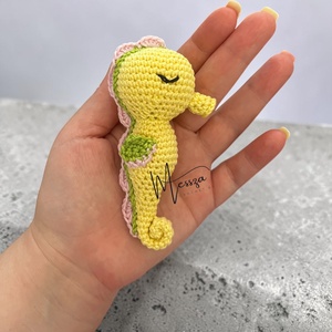 Horgolt csikóhal amigurumi (Messza) - Meska.hu