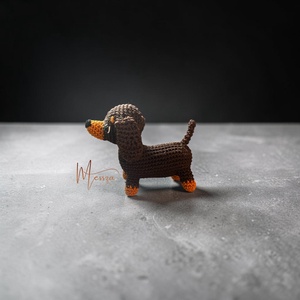 Horgolt tacskó kutya amigurumi (Messza) - Meska.hu