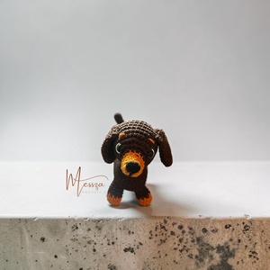 Horgolt tacskó kutya amigurumi (Messza) - játék & sport - plüssállat & játékfigura - kutya - Meska.hu