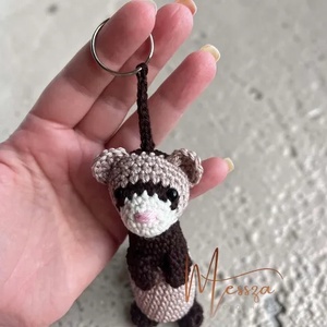 Horgolt görény vadászgörény amigurumi kulcstartó táskadísz (Messza) - táska & tok - kulcstartó & táskadísz - kulcstartó - Meska.hu