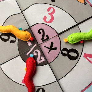 Kígyóvető, célba dobást gyakorló játék 8 db filc állatfigurával, ügyességi, készségfejlesztő játék - játék & sport - készségfejlesztő és logikai játék - Meska.hu