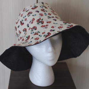 Kifordítható nyári mintás kalap - inside-out bucket hat - gomba mintával - ruha & divat - sál, sapka, kendő - kalap - Meska.hu