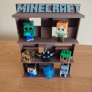 Minecraft mini kinder figura tartó, Otthon & Életmód, Dekoráció, Asztal és polc dekoráció, Asztaldísz, , Mini Minecraft figura tartó pár darab figura kiállítására.

Mérete: 17 X 12 cm

A Kinder figurák ne..., MESKA