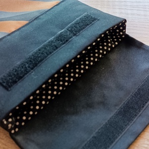 Vízhatlan tablet / könyv tok - fekete, szürke, mustár leveles - táska & tok - ebook & tablet tok - Meska.hu