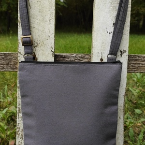 Sötétszürke közepes oldaltáska - táska & tok - kézitáska & válltáska - válltáska - Meska.hu