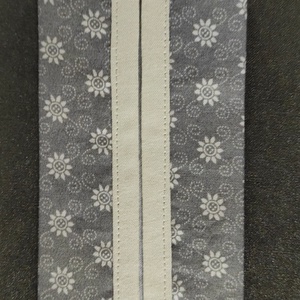 Szürke virágos papír zsebkendő tartó - táska & tok - pénztárca & más tok - zsebkendőtartó tok - Meska.hu