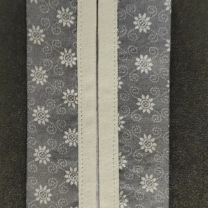 Szürke virágos papír zsebkendő tartó, Táska & Tok, Pénztárca & Más tok, Zsebkendőtartó tok, Varrás, MESKA