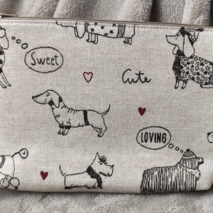 Rajzos kutyás nagy talpas neszesszer, Táska & Tok, Neszesszer, Varrás, MESKA