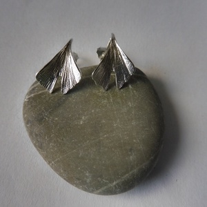 ezüst bedugós ginkgo fülbevaló nikrol  részére - ékszer - fülbevaló - pötty fülbevaló - Meska.hu