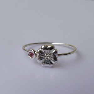 ezüstgyűrű pink turmalinnal és virággal - ékszer - gyűrű - vékony gyűrű - Meska.hu