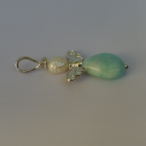 ezüst angyalka medál gyönggyel és amazonittal - ékszer - nyaklánc - medál - Meska.hu