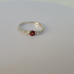  gránátos cirkóniás ezüstgyűrű    - Meska.hu