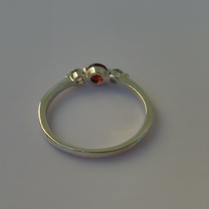  gránátos cirkóniás ezüstgyűrű    - ékszer - gyűrű - vékony gyűrű - Meska.hu