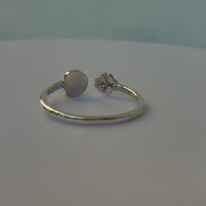 rózsaszín turmalinos, cirkóniás nyitott ezüstgyűrű - ékszer - gyűrű - gyöngyös gyűrű - Meska.hu