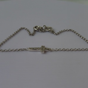ezüst karkötő köves kereszttel - ékszer - karkötő - karkötő medállal - Meska.hu