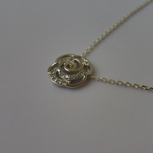 ezüst nyaklánc köves rózsával - ékszer - nyaklánc - medálos nyaklánc - Meska.hu