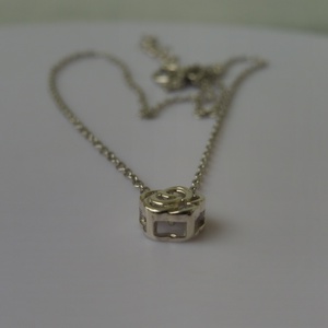 ezüst nyaklánc áttört, köves rózsával - ékszer - nyaklánc - medálos nyaklánc - Meska.hu