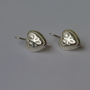 mintás szíves ezüst fülbevaló - Meska.hu