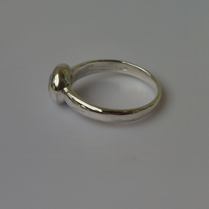 buttonos ezüstgyűrű holdkővel - ékszer - gyűrű - statement gyűrű - Meska.hu