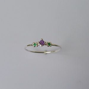 ezüstgyűrű ametiszttel és smaragdokkal - Meska.hu
