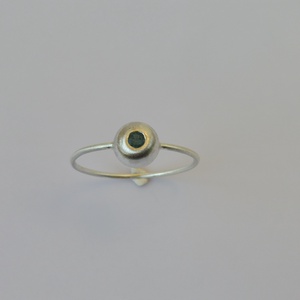 kék zafíros buttonos ezüstgyűrű - ékszer - gyűrű - vékony gyűrű - Meska.hu