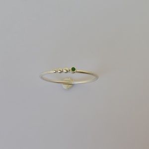 golyós ezüstgyűrű smaragddal - ékszer - gyűrű - szoliter gyűrű - Meska.hu