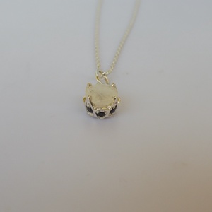 ezüstmedál labradorittal és fekete cirkóniákkal - ékszer - nyaklánc - medál - Meska.hu