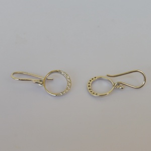 köves karikás ezüst fülbevaló - ékszer - fülbevaló - lógó fülbevaló - Meska.hu