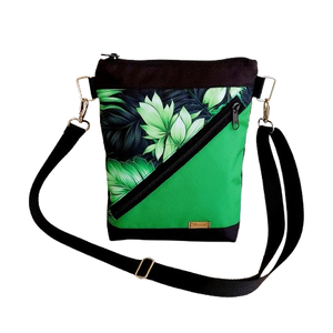 Zöld leveles Vízálló  crossbody  táska ,válltáska Sokzsebes -Valentinnap,Nőnap,Anyáknapja - táska & tok - kézitáska & válltáska - vállon átvethető táska - Meska.hu