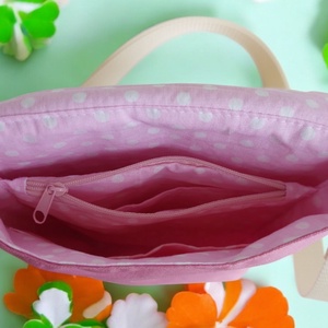Cicás Vízálló  crossbody  táska ,válltáska Sokzsebes két rekeszes-Anyáknapja - táska & tok - kézitáska & válltáska - vállon átvethető táska - Meska.hu