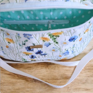 Nagyméretű,Vízálló Övtáska,Testtáska,válltáska,crossbody  Tavaszi rét , belső cipzáras zsebbel - táska & tok - övtáska - Meska.hu