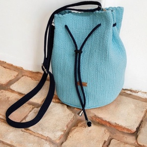  Kézzel készült bélelt zsinórfonal táska, Crossbody stílus és praktikum minden napra - táska & tok - kézitáska & válltáska - vállon átvethető táska - Meska.hu
