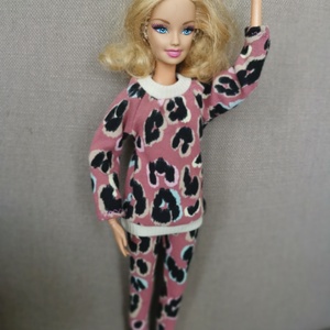 Barbie mintás pizsama vagy szabadidőruha  - játék & sport - baba & babaház - babaruha, babakellék - Meska.hu