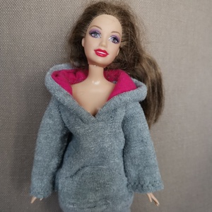 Barbie babaruha zsebes kapucnis bélelt kabát, Játék & Sport, Baba & babaház, Babaruha, babakellék, Varrás, MESKA