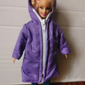 Barbie babaruha - hosszú lila színű kapucnis bélelt kabát, Játék & Sport, Baba & babaház, Babaruha, babakellék, Varrás, MESKA