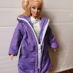 Barbie babaruha - hosszú lila színű kapucnis bélelt kabát - játék & sport - baba & babaház - babaruha, babakellék - Meska.hu