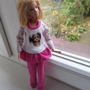 Barbie fodros aljú szabadidőruha matricás felsővel - játék & sport - baba & babaház - babaruha, babakellék - Meska.hu