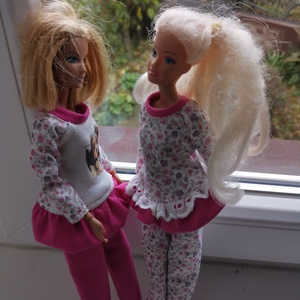 Barbie fodros aljú szabadidőruha matricás felsővel - játék & sport - baba & babaház - babaruha, babakellék - Meska.hu