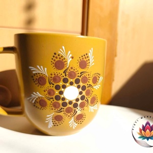 Mandalás mustársárga bögre ( 350 ml), Otthon & Életmód, Konyhafelszerelés, tálalás, Tálalás, Bögre & Csésze, Festett tárgyak, Festészet, MESKA
