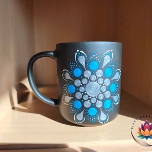 Mandalás fekete-kék bögre ( 400 ml), Otthon & Életmód, Konyhafelszerelés, tálalás, Tálalás, Bögre & Csésze, Festett tárgyak, Festészet, MESKA